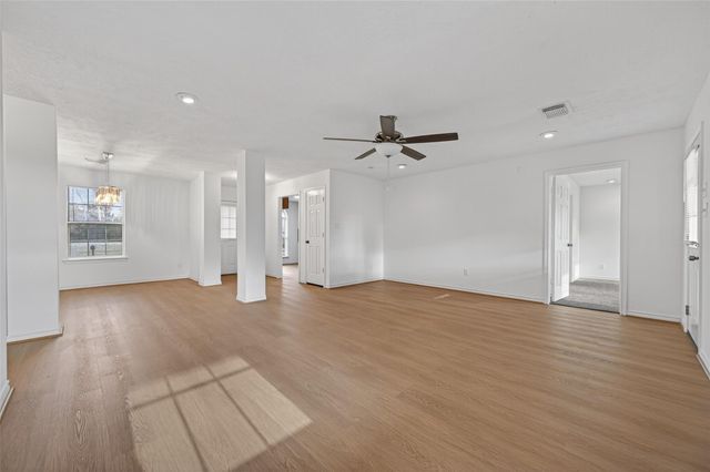 653 Nelson Street, Sealy, TX 77474