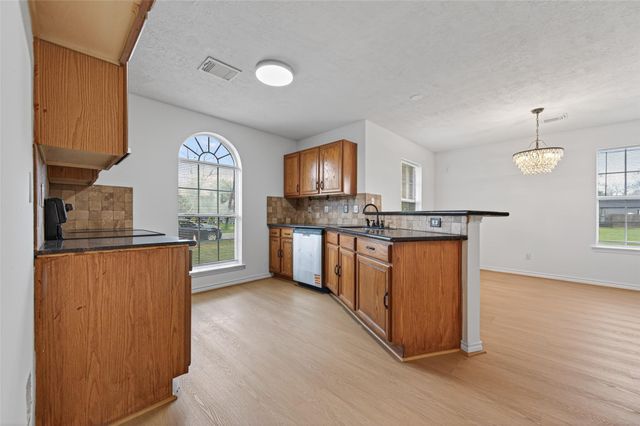 653 Nelson Street, Sealy, TX 77474