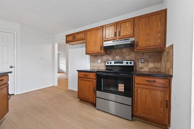 653 Nelson Street, Sealy, TX 77474