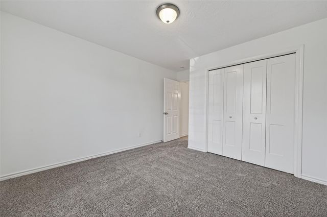 653 Nelson Street, Sealy, TX 77474