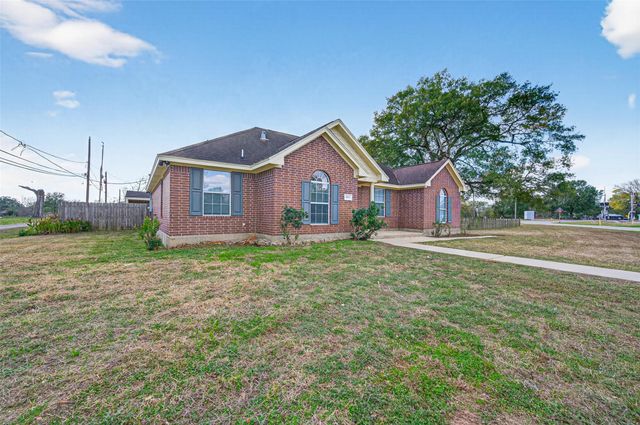 653 Nelson Street, Sealy, TX 77474