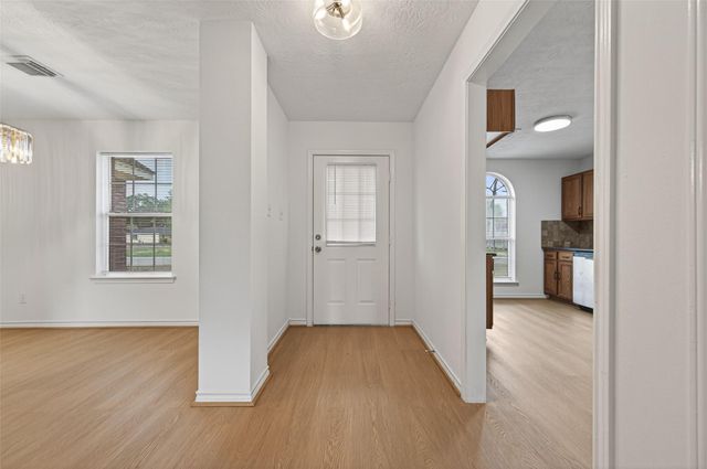 653 Nelson Street, Sealy, TX 77474