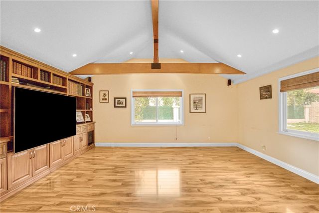 10566 Andora, Chatsworth, CA 91311