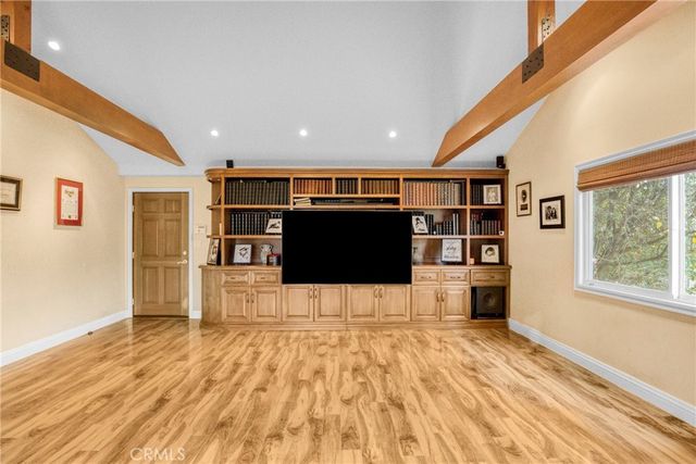 10566 Andora, Chatsworth, CA 91311