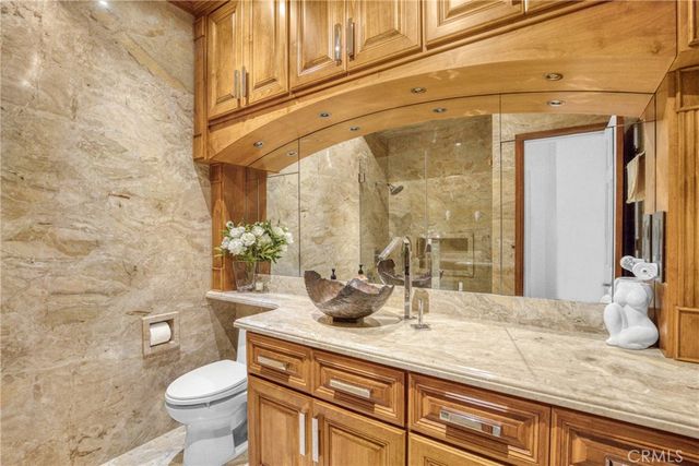 10566 Andora, Chatsworth, CA 91311