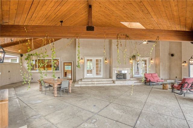 10566 Andora, Chatsworth, CA 91311