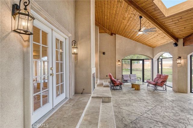 10566 Andora, Chatsworth, CA 91311