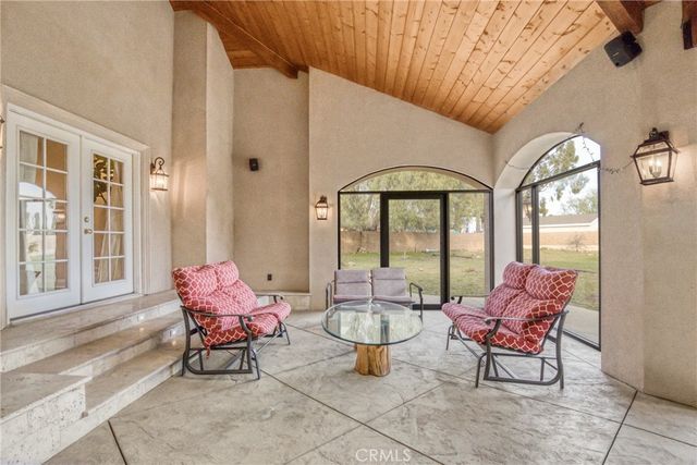 10566 Andora, Chatsworth, CA 91311