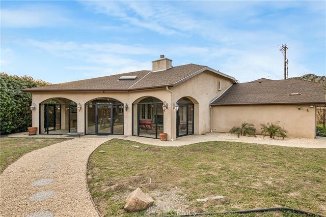 10566 Andora, Chatsworth, CA 91311