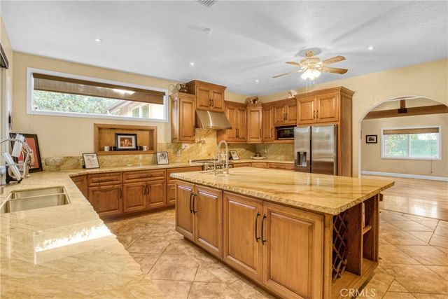 10566 Andora, Chatsworth, CA 91311