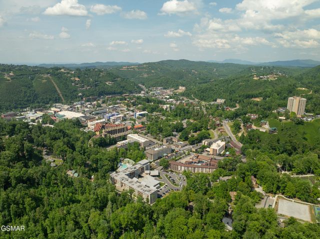 744 Widows Knob Road, Gatlinburg, TN 37738