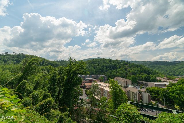 744 Widows Knob Road, Gatlinburg, TN 37738