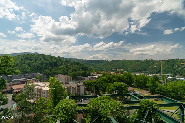 744 Widows Knob Road, Gatlinburg, TN 37738