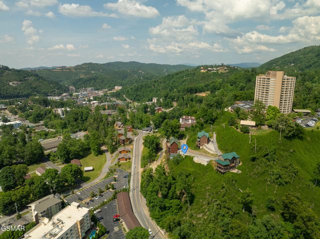 744 Widows Knob Road, Gatlinburg, TN 37738