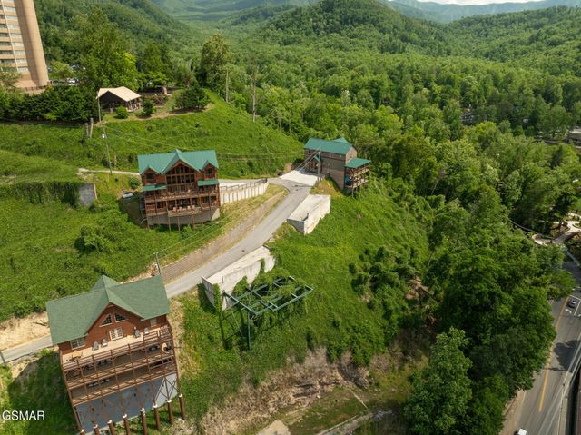 744 Widows Knob Road, Gatlinburg, TN 37738