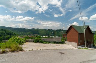 744 Widows Knob Road, Gatlinburg, TN 37738