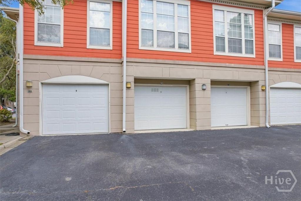 Image 24 of property listing at 2317 Whitemarsh Way, Savannah, GA 31410