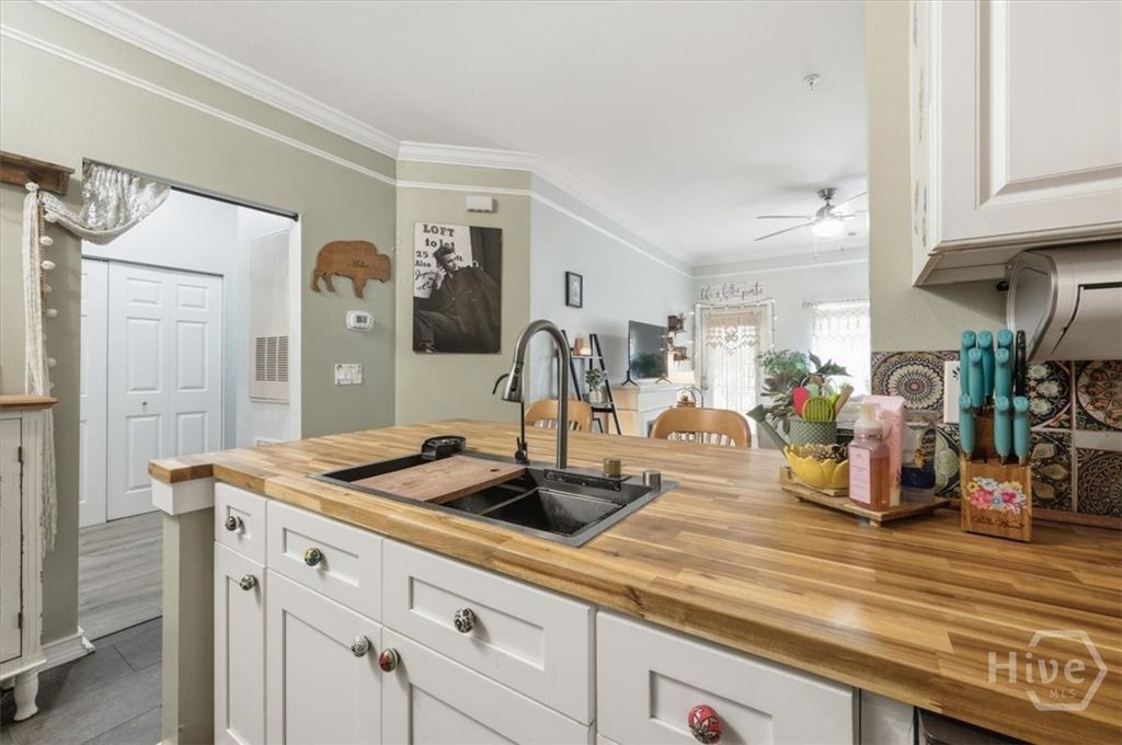 Image 7 of property listing at 2317 Whitemarsh Way, Savannah, GA 31410