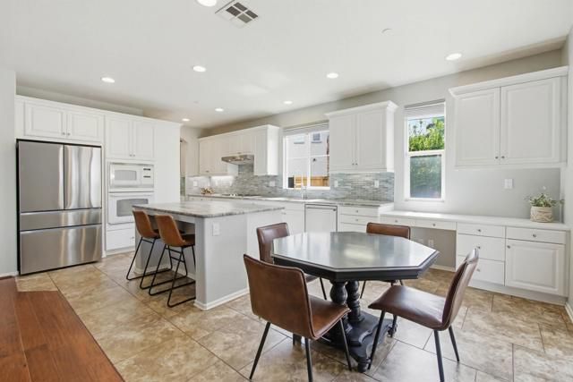 3954 Lake Shore Street, Fallbrook, CA 92028