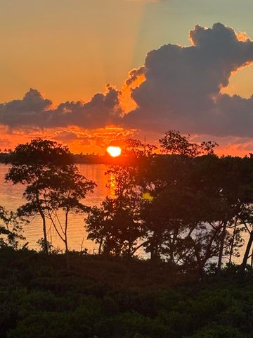 27 Harbour Isle Drive W 105, Fort Pierce, FL 34949