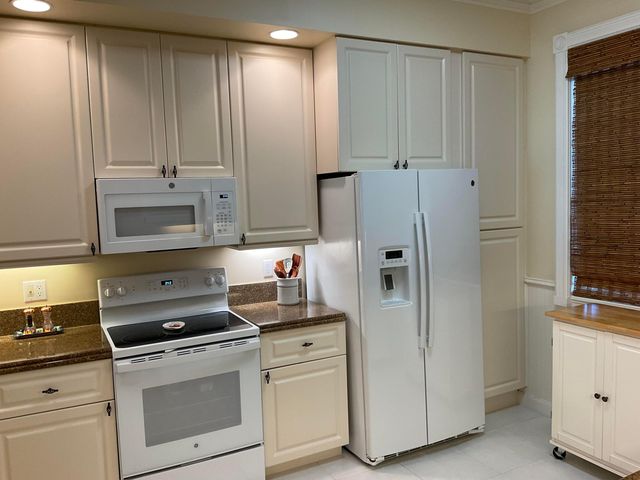 27 Harbour Isle Drive W 105, Fort Pierce, FL 34949