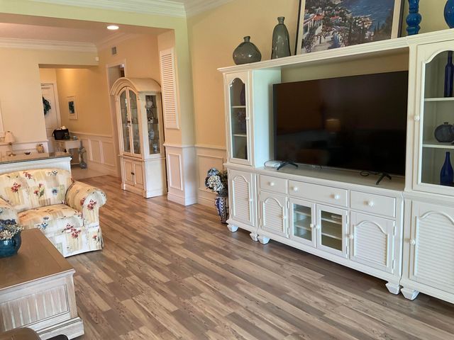 27 Harbour Isle Drive W 105, Fort Pierce, FL 34949