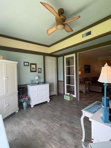 27 Harbour Isle Drive W 105, Fort Pierce, FL 34949