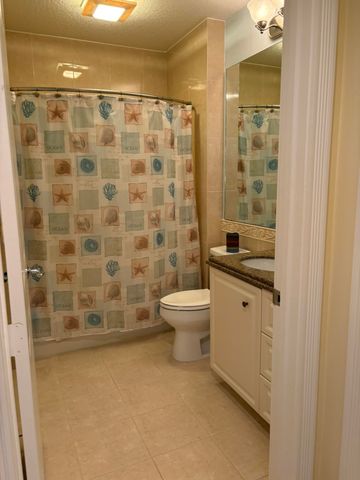 27 Harbour Isle Drive W 105, Fort Pierce, FL 34949