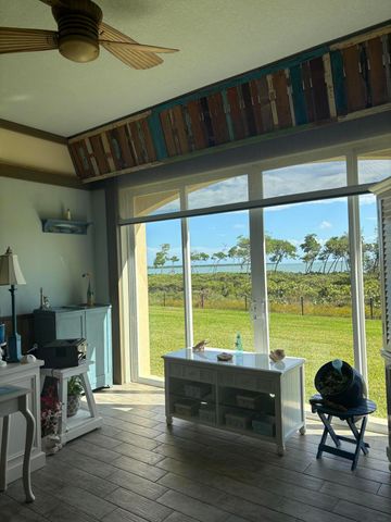 27 Harbour Isle Drive W 105, Fort Pierce, FL 34949