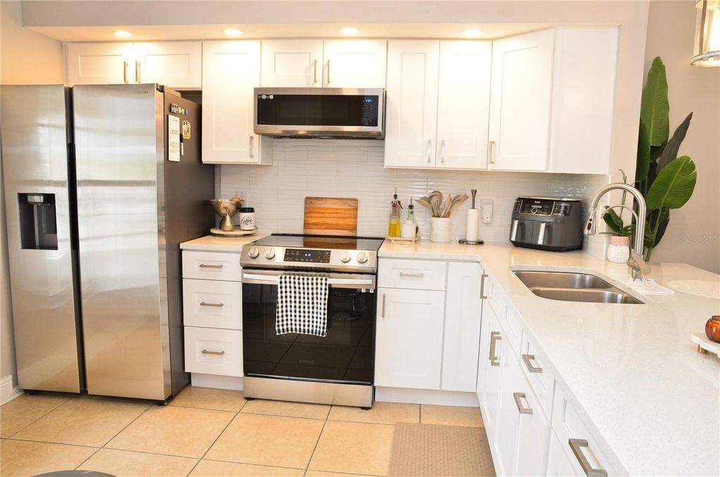 Image 7 of property listing at 13852 TIMBERBROOKE DRIVE 202, Orlando, FL 32824