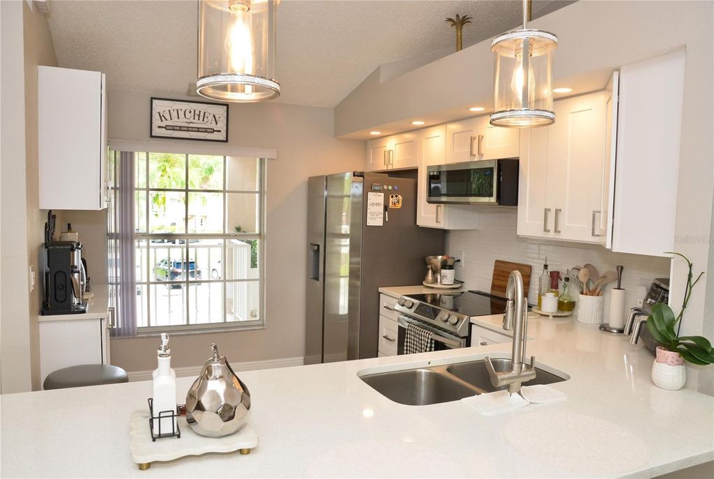 Image 8 of property listing at 13852 TIMBERBROOKE DRIVE 202, Orlando, FL 32824