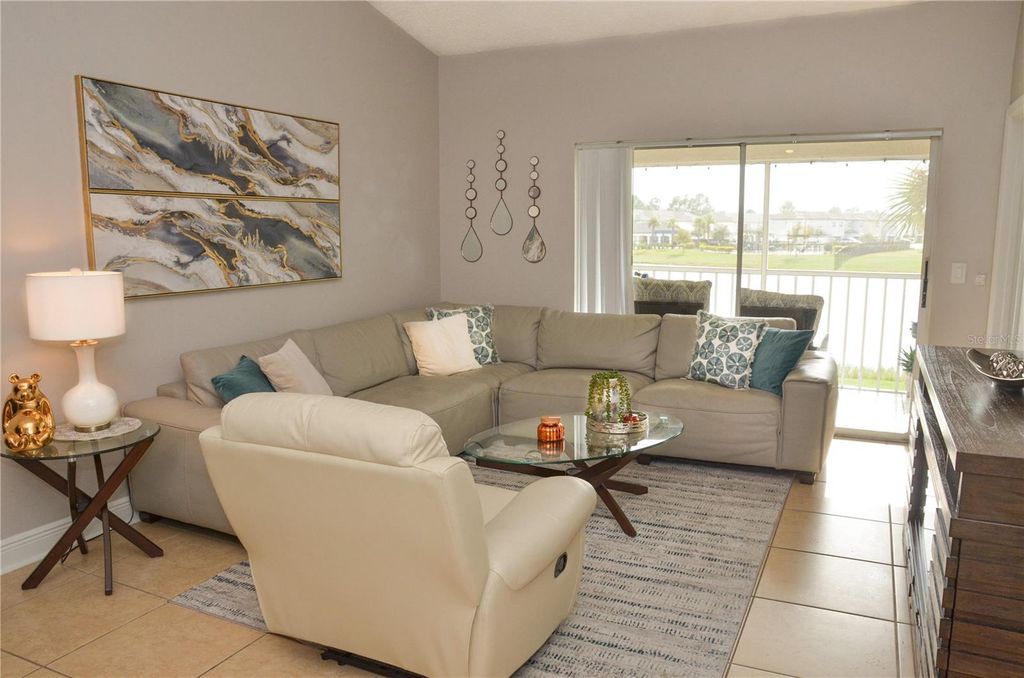 Image 10 of property listing at 13852 TIMBERBROOKE DRIVE 202, Orlando, FL 32824