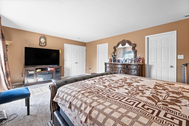 15108 Royal Grove Drive, Noblesville, IN 46060