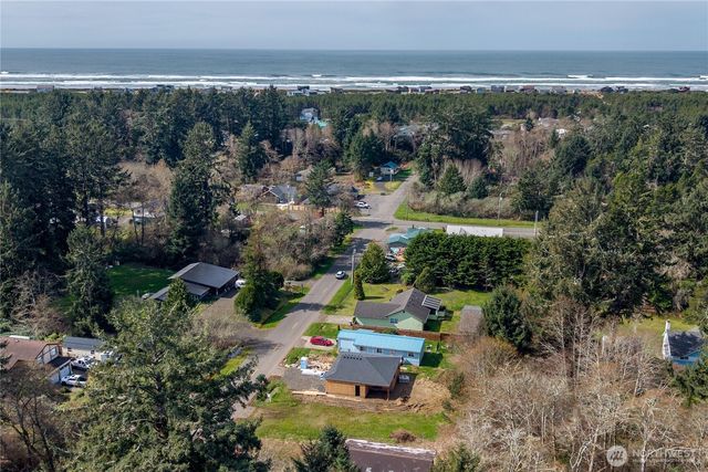 522 W Newell Street, Westport, WA 98595