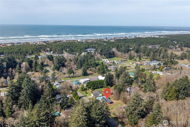 522 W Newell Street, Westport, WA 98595