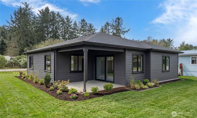 522 W Newell Street, Westport, WA 98595