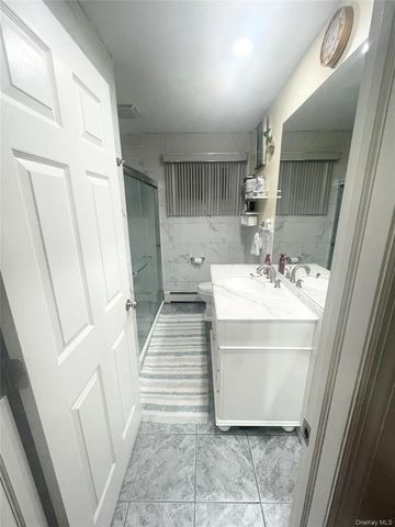 1066 America Avenue, West Babylon, NY 11704