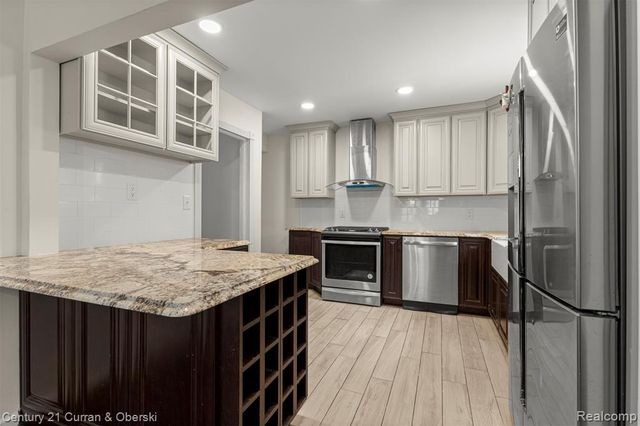 22043 Edison Street, Dearborn, MI 48124