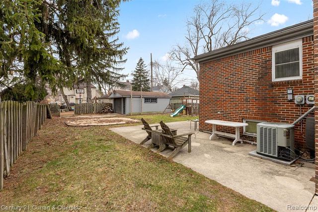 22043 Edison Street, Dearborn, MI 48124