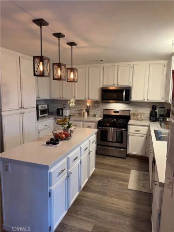 1600 Hickory Wood, Hemet, CA 92545