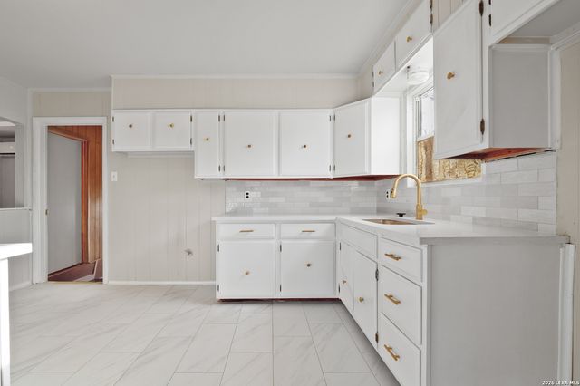 428 Koehler, San Antonio, TX 78223