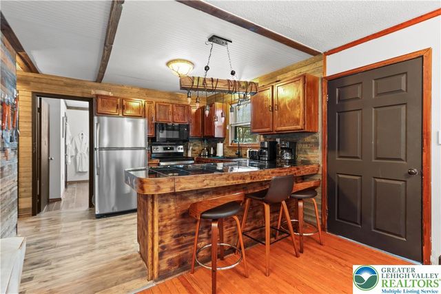 939 Country Place Drive, Coolbaugh Twp, PA 18466