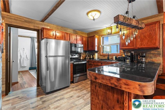939 Country Place Drive, Coolbaugh Twp, PA 18466