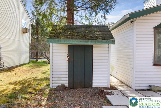 939 Country Place Drive, Coolbaugh Twp, PA 18466
