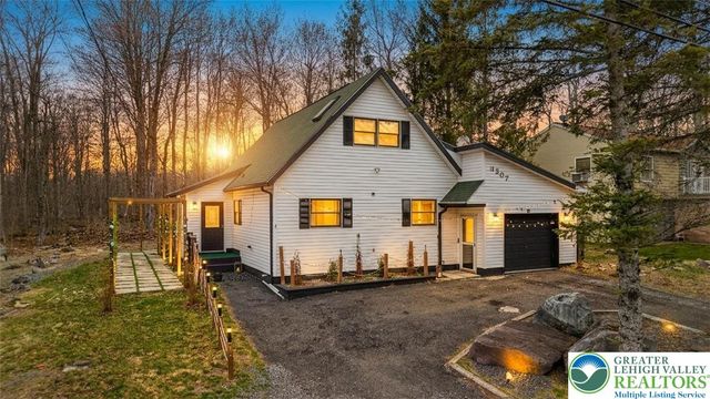 939 Country Place Drive, Coolbaugh Twp, PA 18466