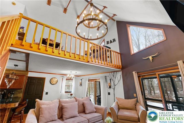 939 Country Place Drive, Coolbaugh Twp, PA 18466
