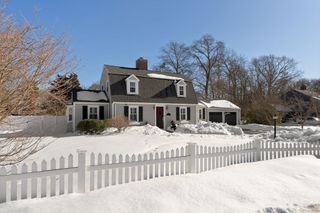 1 Washington Ln, Scituate, MA 02066