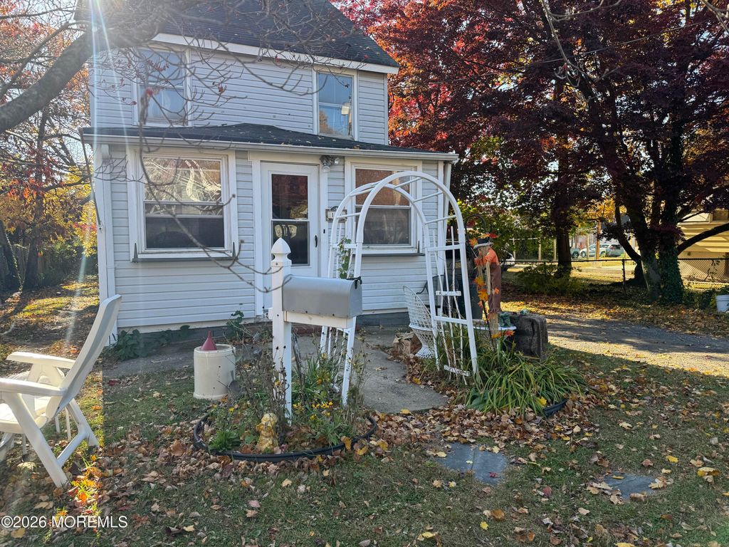 111 Wesley Avenue, Atlantic Highlands, NJ 07716