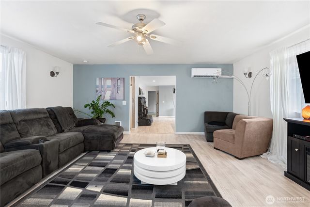 208 Pike St NE, Auburn, WA 98002