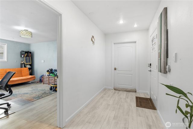 208 Pike St NE, Auburn, WA 98002